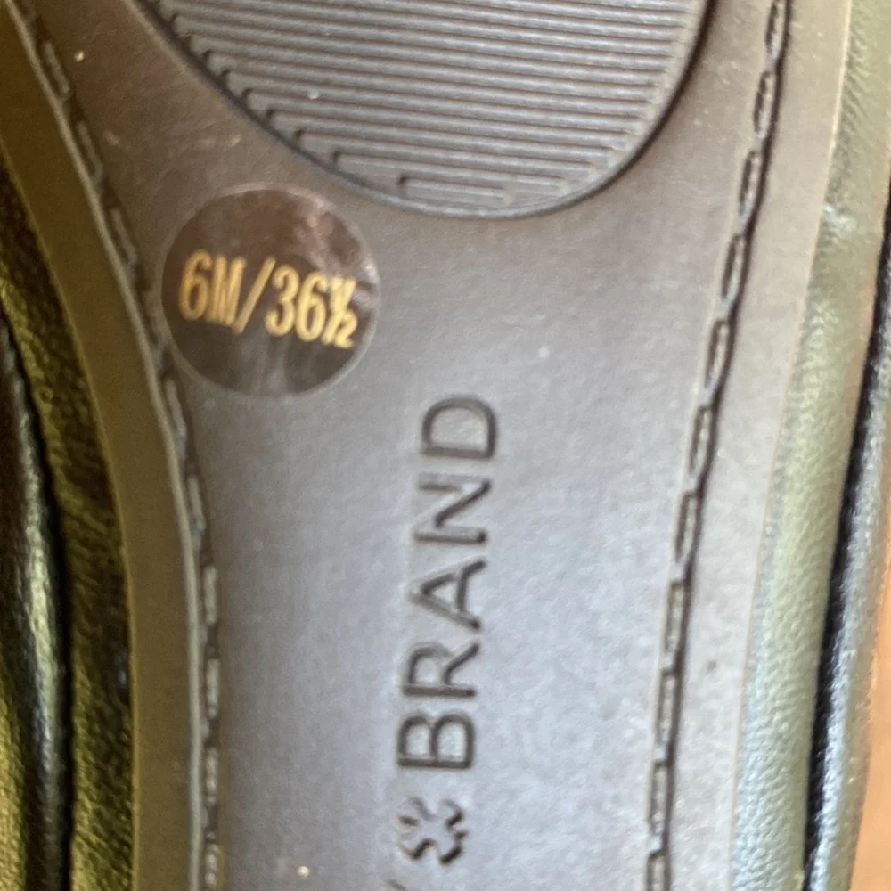 Lucky Brand Lace Design Casual Flats - Picture 5 of 5